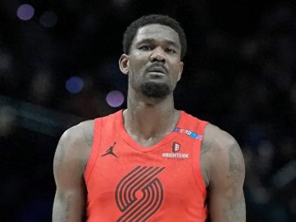 Ayton đã được mua, anh ta chạm vào điểm mấu chốt! Anh ấy khác với Ben Simmons, vì vậy anh ấy phải thận trọng khi ký hợp đồng với anh ấy