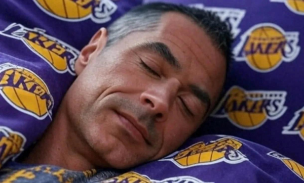 Người chiến thắng trong cuộc sống! Lakers đã ký hợp đồng trong năm năm qua, nhưng không ai trong số họ được Pelinka tìm thấy