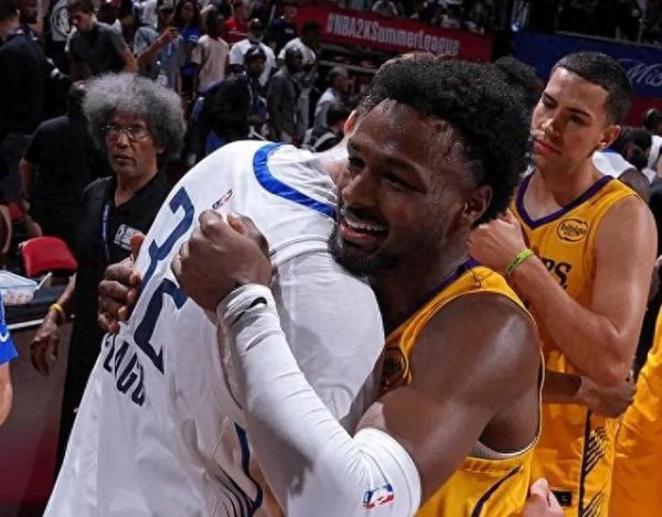 Đóng gói James và con trai của
